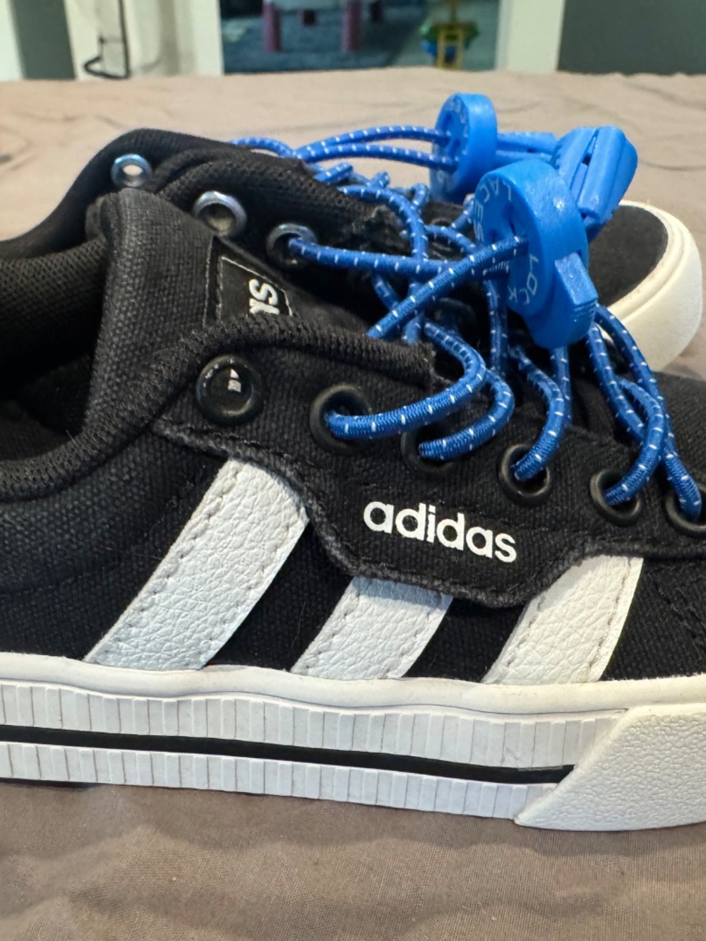 Adidas boys size 11 preschool sneakers,